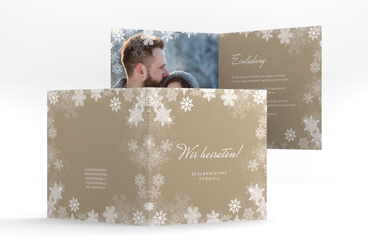 Hochzeitseinladung Snowfall quadr. Klappkarte Kraftpapier hochglanz mit Schneeflocken für Winterhochzeit