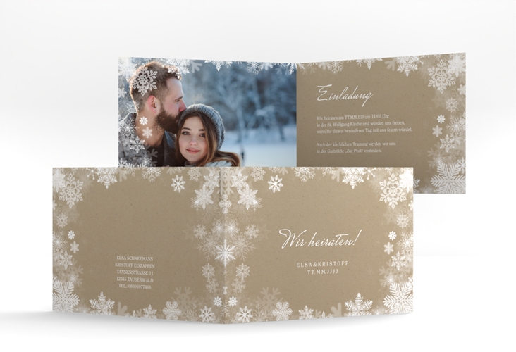 Hochzeitseinladung Snowfall A6 Klappkarte quer Kraftpapier hochglanz mit Schneeflocken für Winterhochzeit