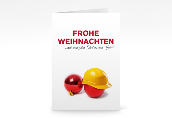 Geschäftliche Weihnachtskarte Baustelle A6 Klappkarte hoch hochglanz mit roter Weihnachtskugel mit Bauhelm