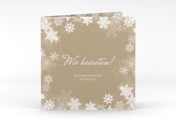 Hochzeitseinladung Snowfall quadr. Klappkarte Kraftpapier hochglanz mit Schneeflocken für Winterhochzeit