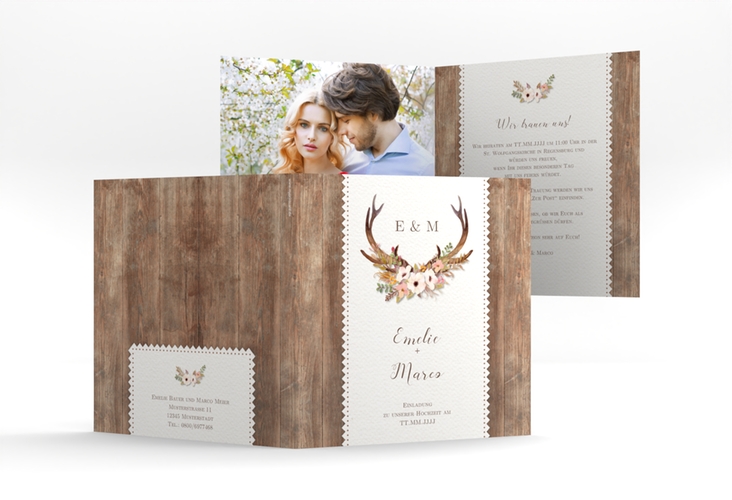 Hochzeitseinladung Heimatjuwel quadr. Klappkarte braun mit Hirschgeweih und Holz-Hintergrund