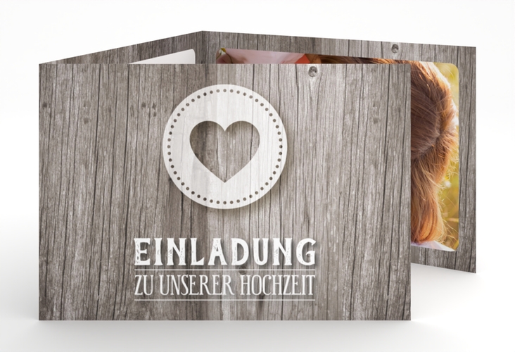 Hochzeitseinladung Flair A6 Doppel-Klappkarte grau in rustikaler Holz-Optik mit Herz