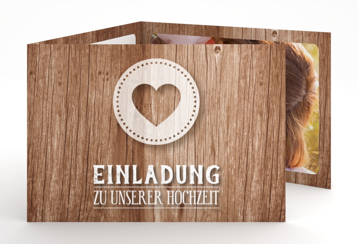 Hochzeitseinladung Flair A6 Doppel-Klappkarte in rustikaler Holz-Optik mit Herz