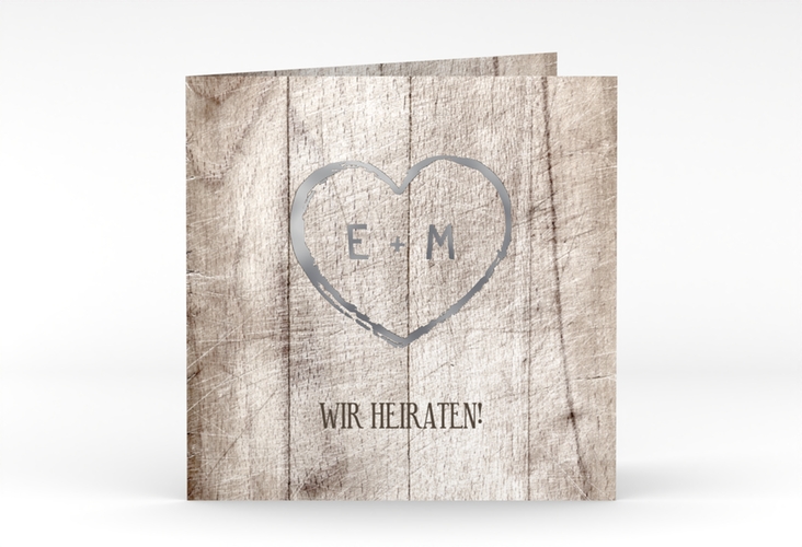 Hochzeitseinladung Wood quadr. Klappkarte silber in Holz-Optik mit Herz und Initialen