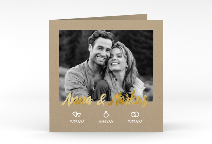 Hochzeitseinladung Icons quadr. Klappkarte Kraftpapier gold mit großem Foto des Brautpaars