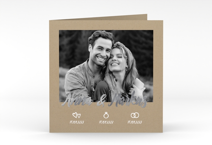 Hochzeitseinladung Icons quadr. Klappkarte Kraftpapier silber mit großem Foto des Brautpaars