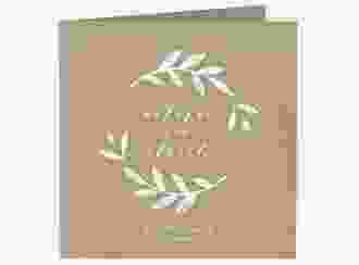 Hochzeitseinladung Naturelove quadr. Klappkarte weiss in Kraftpapier-Optik mit Blätterkranz