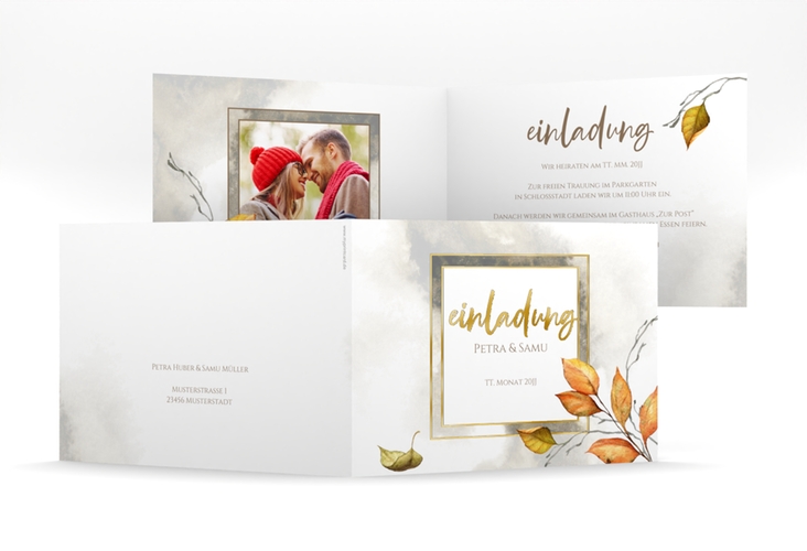 Hochzeitseinladung Herbst mittlere Klappkarte quer braun gold mit orangefarbigem Herbstlaub in Aquarell