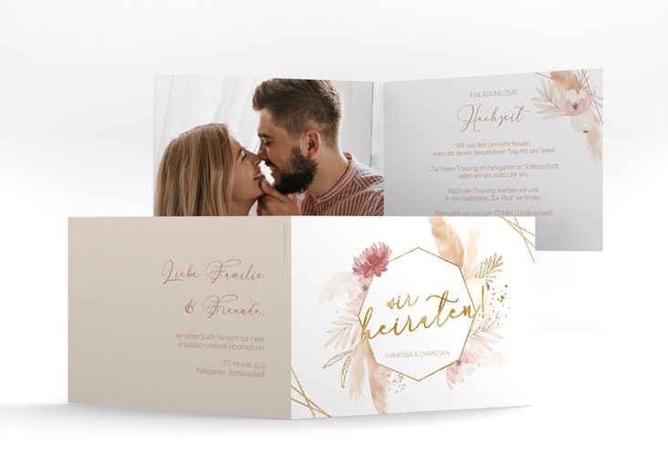 Hochzeitseinladung Bohostyle A6 Klappkarte quer beige gold mit Pampasgras in Aquarell