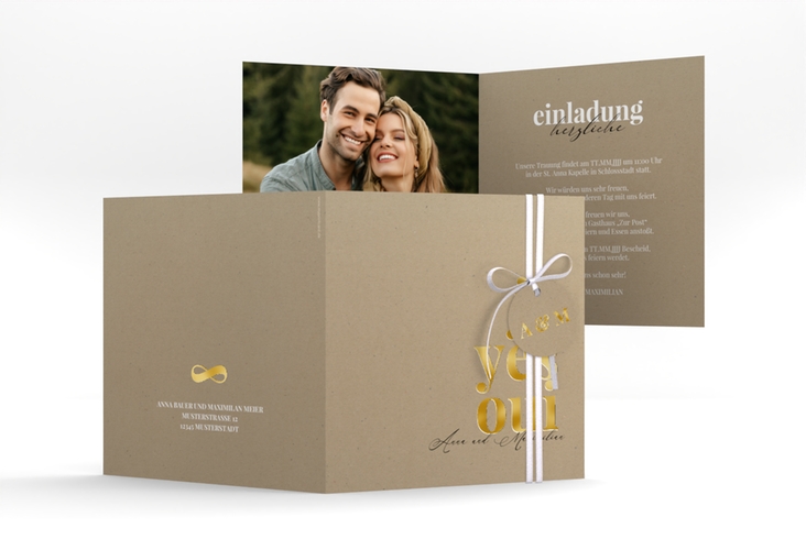 Hochzeitseinladung Oui quadr. Klappkarte gold mit Ja-Wort in verschiedenen Sprachen