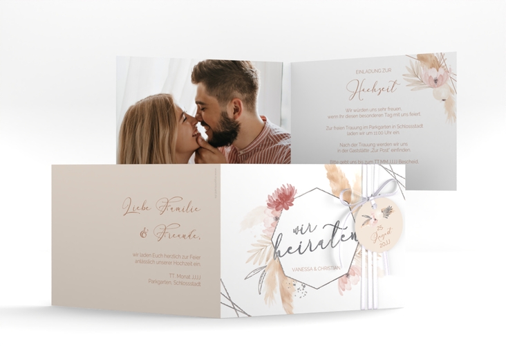 Hochzeitseinladung Bohostyle A6 Klappkarte quer beige silber mit Pampasgras in Aquarell