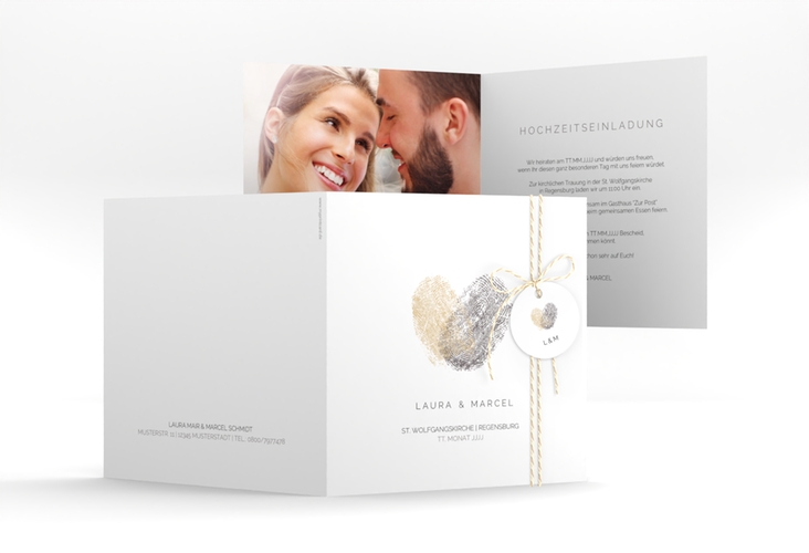 Hochzeitseinladung Fingerprint quadr. Klappkarte beige hochglanz schlicht mit Fingerabdruck-Motiv