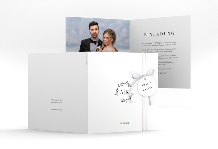 Hochzeitseinladung Filigrana quadr. Klappkarte schwarz in reduziertem Design mit Initialen und zartem Blätterkranz