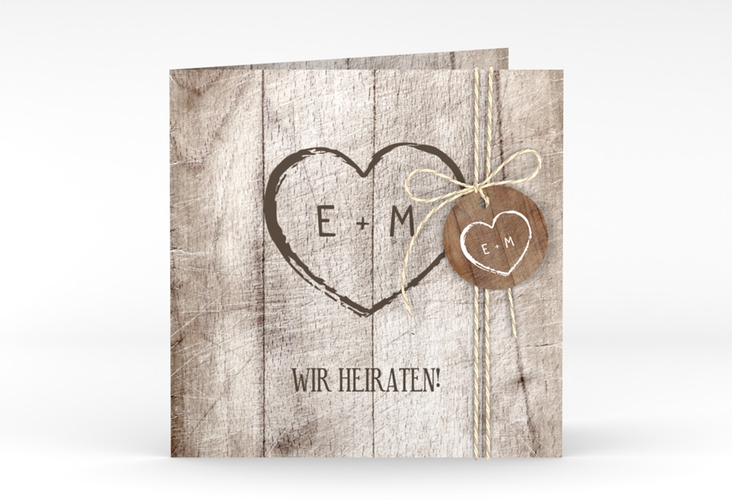 Hochzeitseinladung Wood quadr. Klappkarte in Holz-Optik mit Herz und Initialen