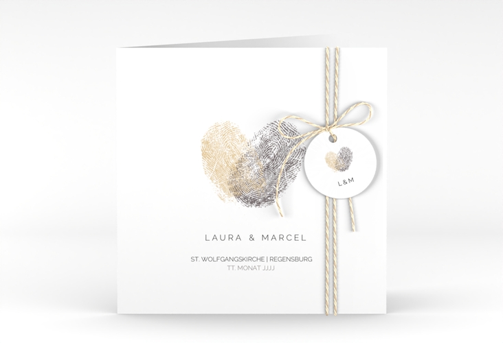 Hochzeitseinladung Fingerprint quadr. Klappkarte beige hochglanz schlicht mit Fingerabdruck-Motiv