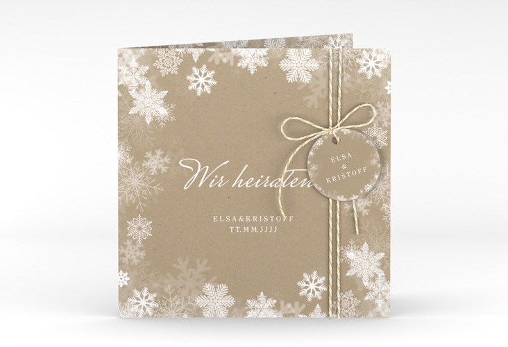 Hochzeitseinladung Snowfall quadr. Klappkarte Kraftpapier mit Schneeflocken für Winterhochzeit