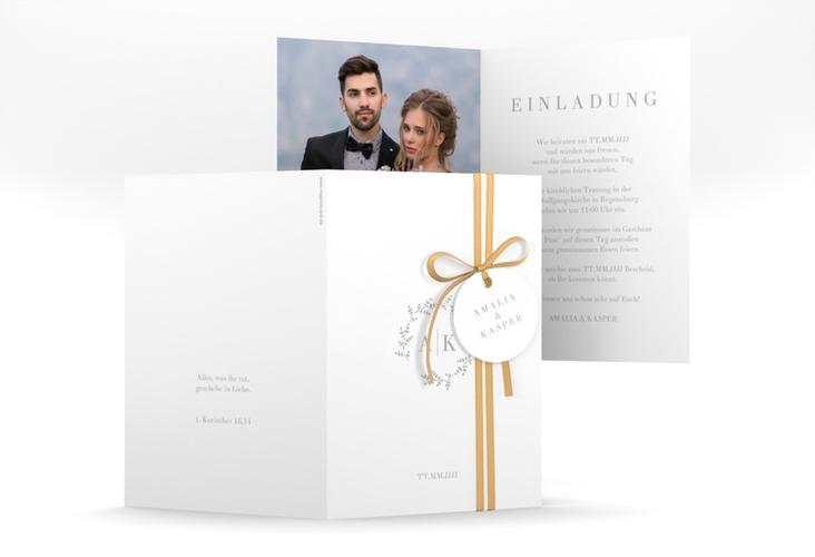 Einladungskarte Hochzeit Filigrana A6 Klappkarte hoch grau in reduziertem Design mit Initialen und zartem Blätterkranz