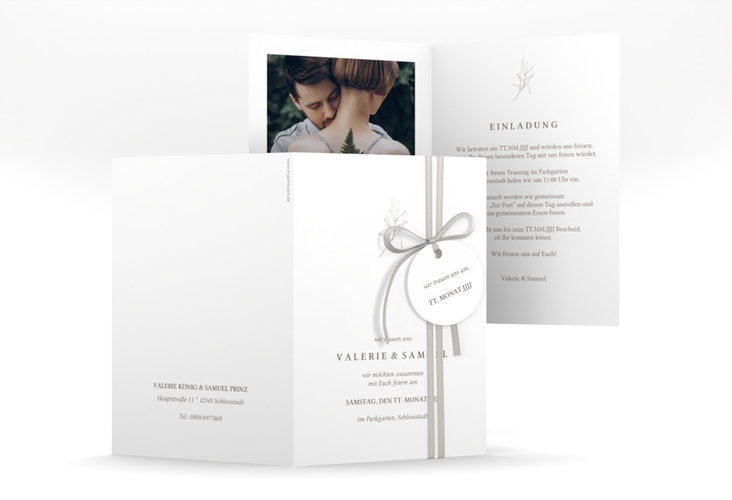 Einladungskarte Hochzeit Ivy A6 Klappkarte hoch minimalistisch mit kleiner botanischer Illustration