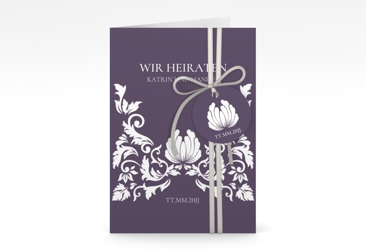 Einladungskarte Hochzeit Royal A6 Klappkarte hoch lila hochglanz mit barockem Blumen-Ornament