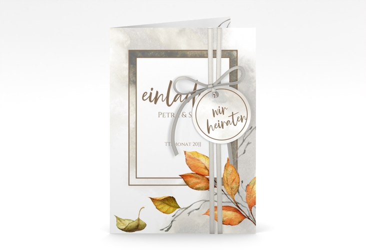 Einladungskarte Hochzeit Herbst A6 Klappkarte hoch mit orangefarbigem Herbstlaub in Aquarell