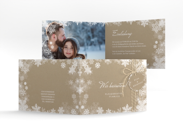 Hochzeitseinladung Snowfall A6 Klappkarte quer Kraftpapier hochglanz mit Schneeflocken für Winterhochzeit