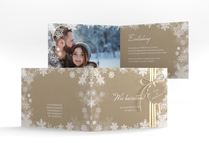 Hochzeitseinladung Snowfall A6 Klappkarte quer Kraftpapier mit Schneeflocken für Winterhochzeit