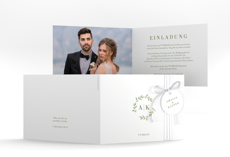 Hochzeitseinladung Filigrana A6 Klappkarte quer gruen in reduziertem Design mit Initialen und zartem Blätterkranz