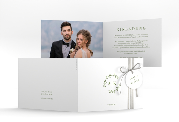 Hochzeitseinladung Filigrana A6 Klappkarte quer gruen in reduziertem Design mit Initialen und zartem Blätterkranz