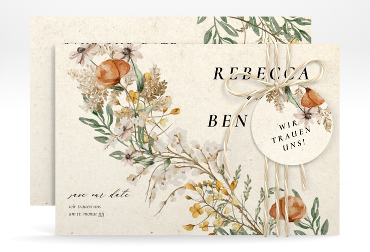 Save the Date-KarteWildfang A6 Karte quer beige hochglanz mit getrockneten Wiesenblumen