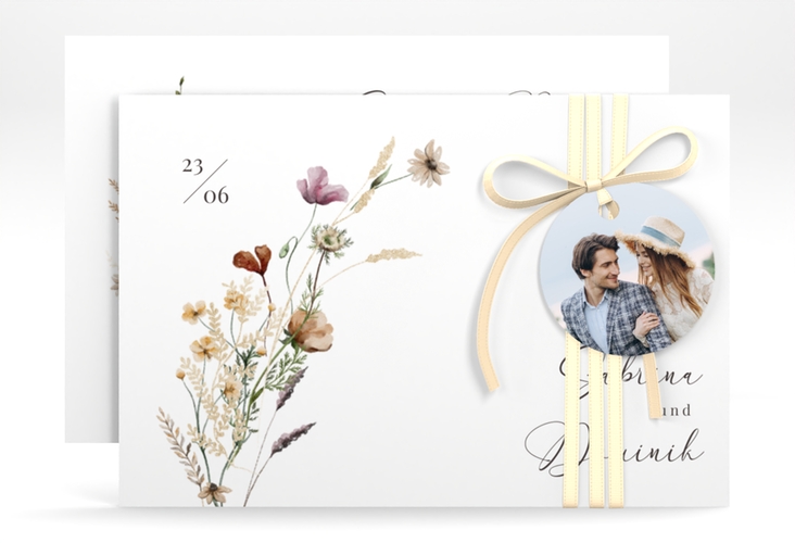 Save the Date-Karte Sauvages A6 Karte quer weiss hochglanz mit getrockneten Wiesenblumen