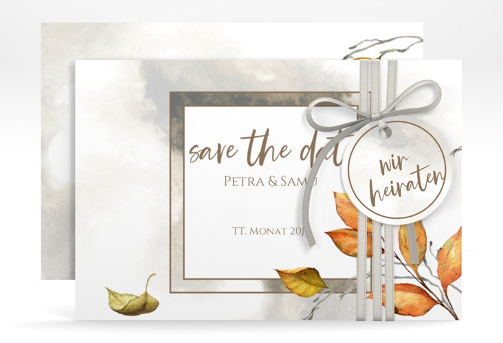 Save the Date-Karte Herbst A6 Karte quer braun hochglanz mit orangefarbigem Herbstlaub in Aquarell