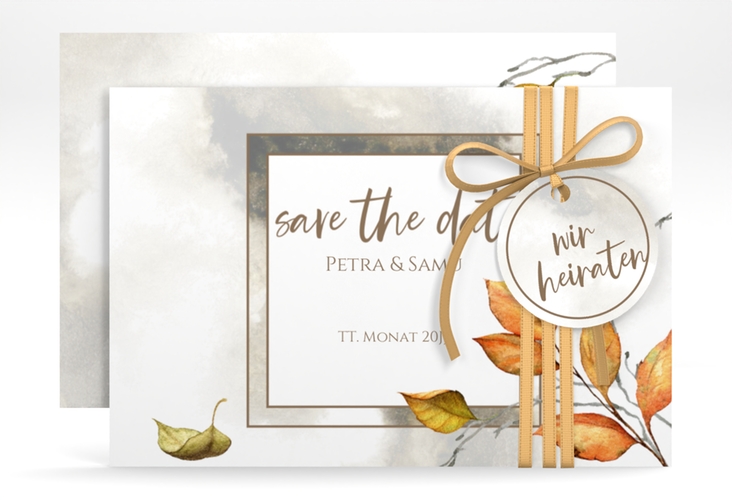 Save the Date-Karte Herbst A6 Karte quer braun hochglanz mit orangefarbigem Herbstlaub in Aquarell