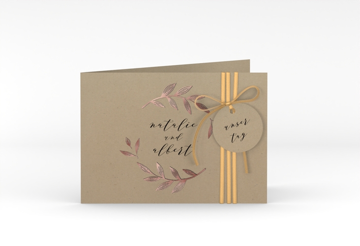 Hochzeitseinladung Naturelove A6 Klappkarte quer rosegold in Kraftpapier-Optik mit Blatt-Illustration