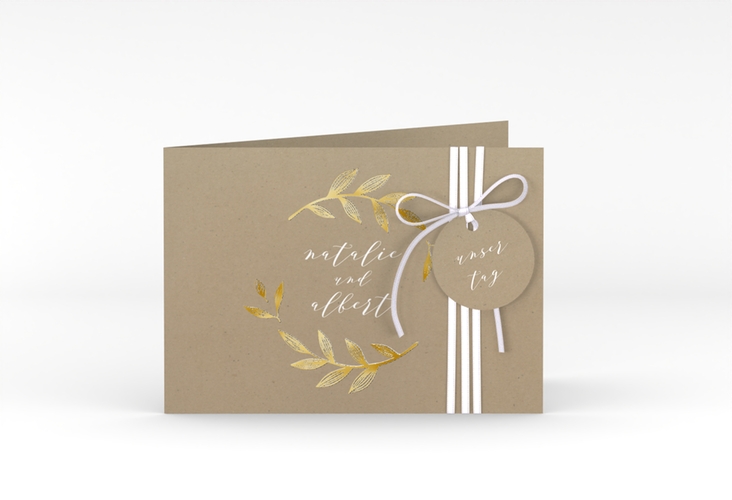 Hochzeitseinladung Naturelove A6 Klappkarte quer weiss gold in Kraftpapier-Optik mit Blatt-Illustration