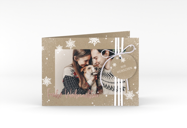 Weihnachtskarte Schneezauber A6 Klappkarte quer Kraftpapier rosegold mit Foto und Schneeflocken