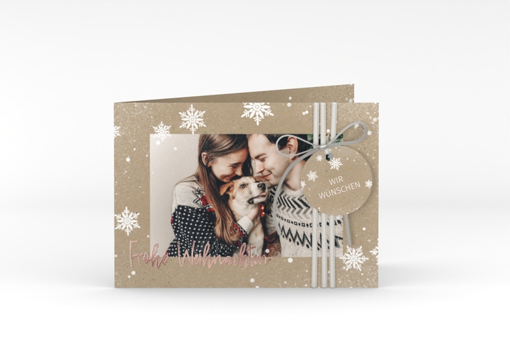 Weihnachtskarte Schneezauber A6 Klappkarte quer Kraftpapier rosegold mit Foto und Schneeflocken