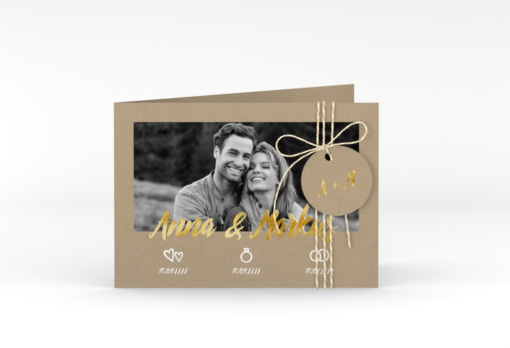 Hochzeitseinladung Icons A6 Klappkarte quer gold in Kraftpapier-Optik mit Foto