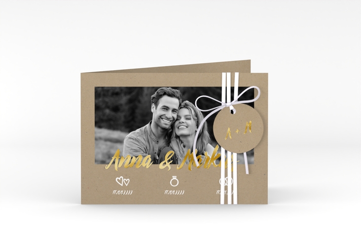 Hochzeitseinladung Icons A6 Klappkarte quer gold in Kraftpapier-Optik mit Foto