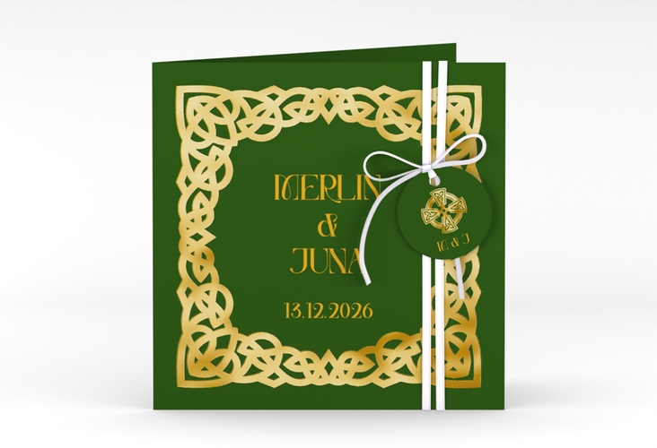 Hochzeitseinladung Celtic quadr. Klappkarte gruen gold mit keltischem Knoten in irischen Farben