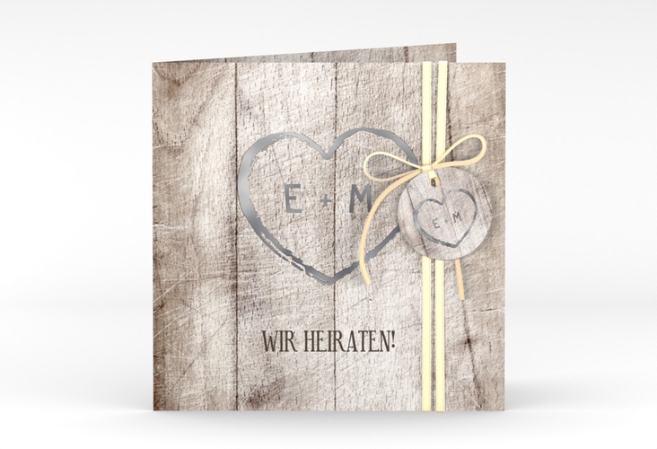 Hochzeitseinladung Wood quadr. Klappkarte weiss silber in Holz-Optik mit Herz und Initialen