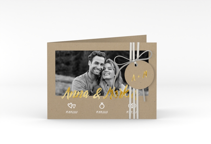 Hochzeitseinladung Icons A6 Klappkarte quer gold in Kraftpapier-Optik mit Foto