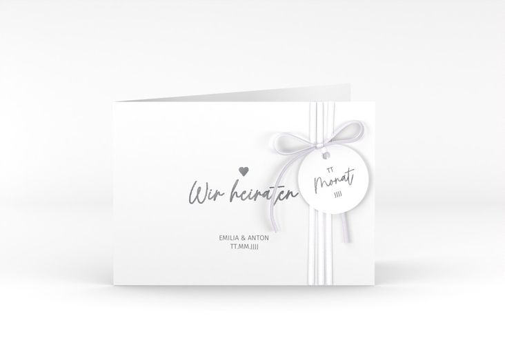 Hochzeitseinladung Herzschlag A6 Klappkarte quer weiss silber schlicht und elegant mit Herzchen